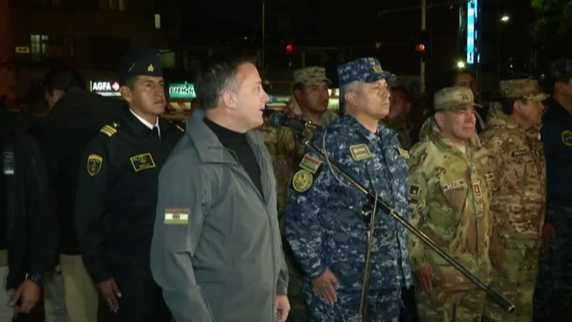 El Gobierno interino de Bolivia despliega 70.000 militares en las calles