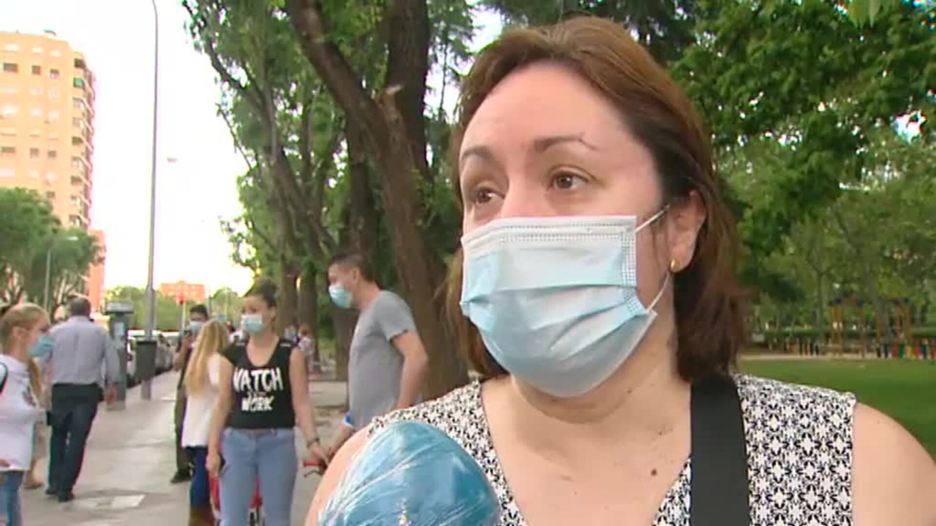 Las &quot;colas del hambre&quot; se alargan en los barrios obreros de las grandes ciudades