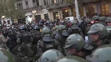 Policía detiene a dos reporteros gráficos en protesta de jubilados en Argentina