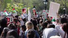 Continúan las protestas en la Universidad de Nueva York por sus vínculos con Israel