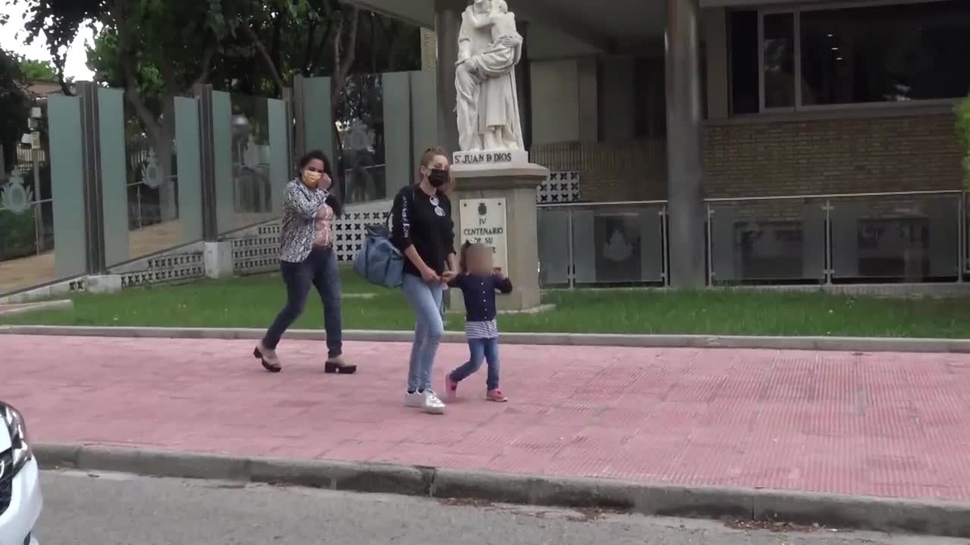 José Fernando recibe la visita de Michu y su hija Rocío