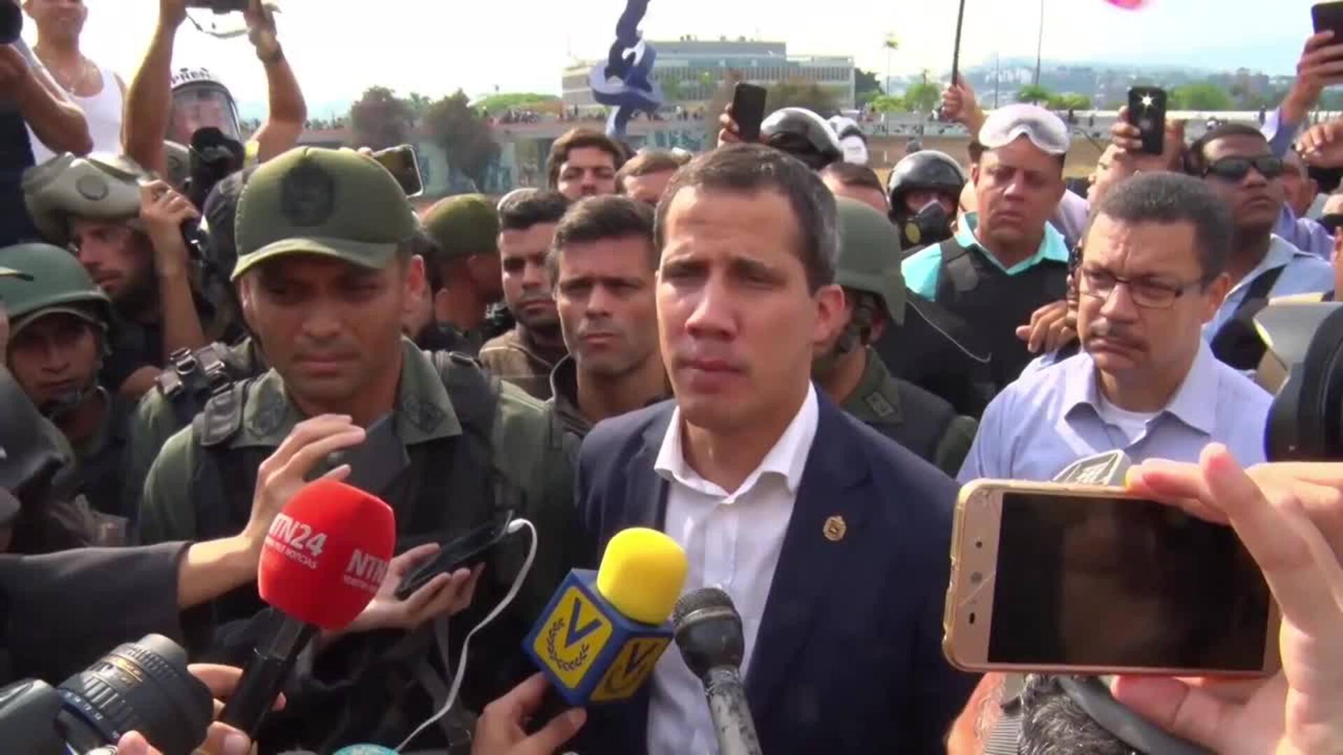 Leopoldo López cumple seis meses en la Embajada española