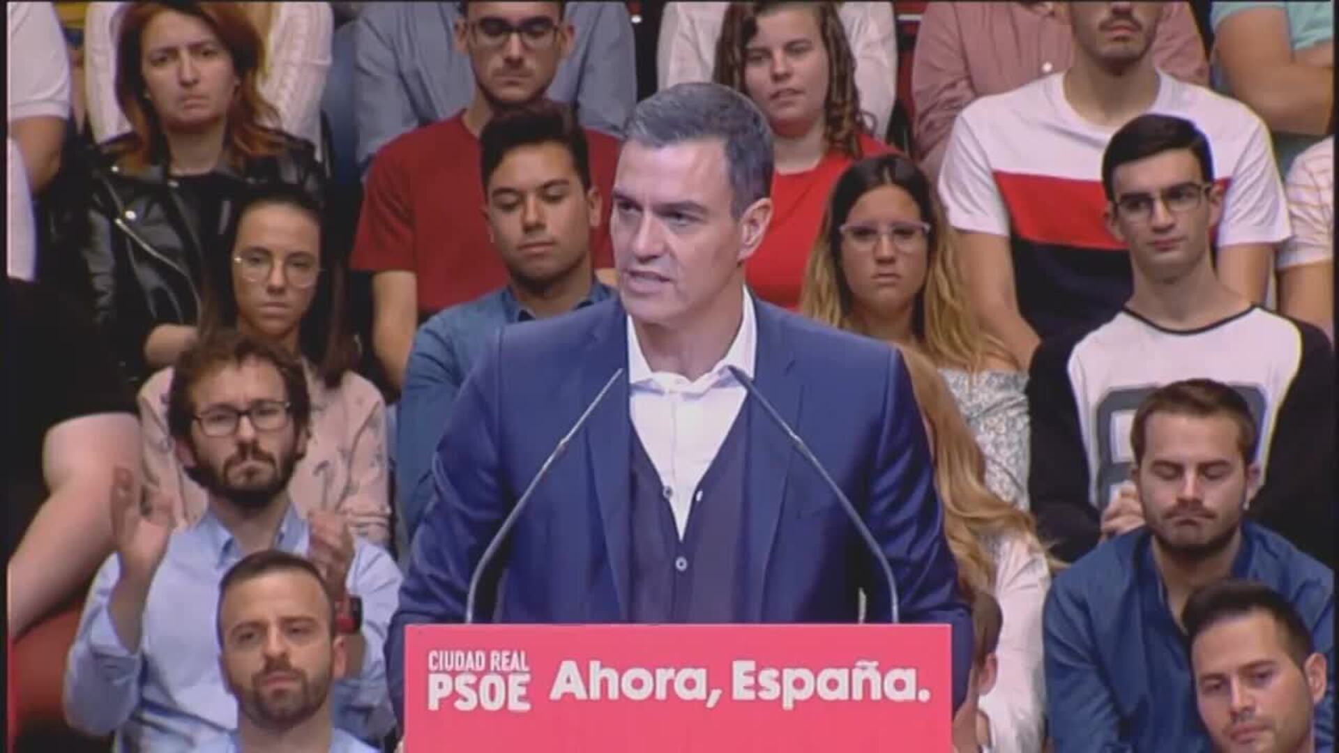 Sánchez insta a Torra a hablar con los catalanes no independentistas