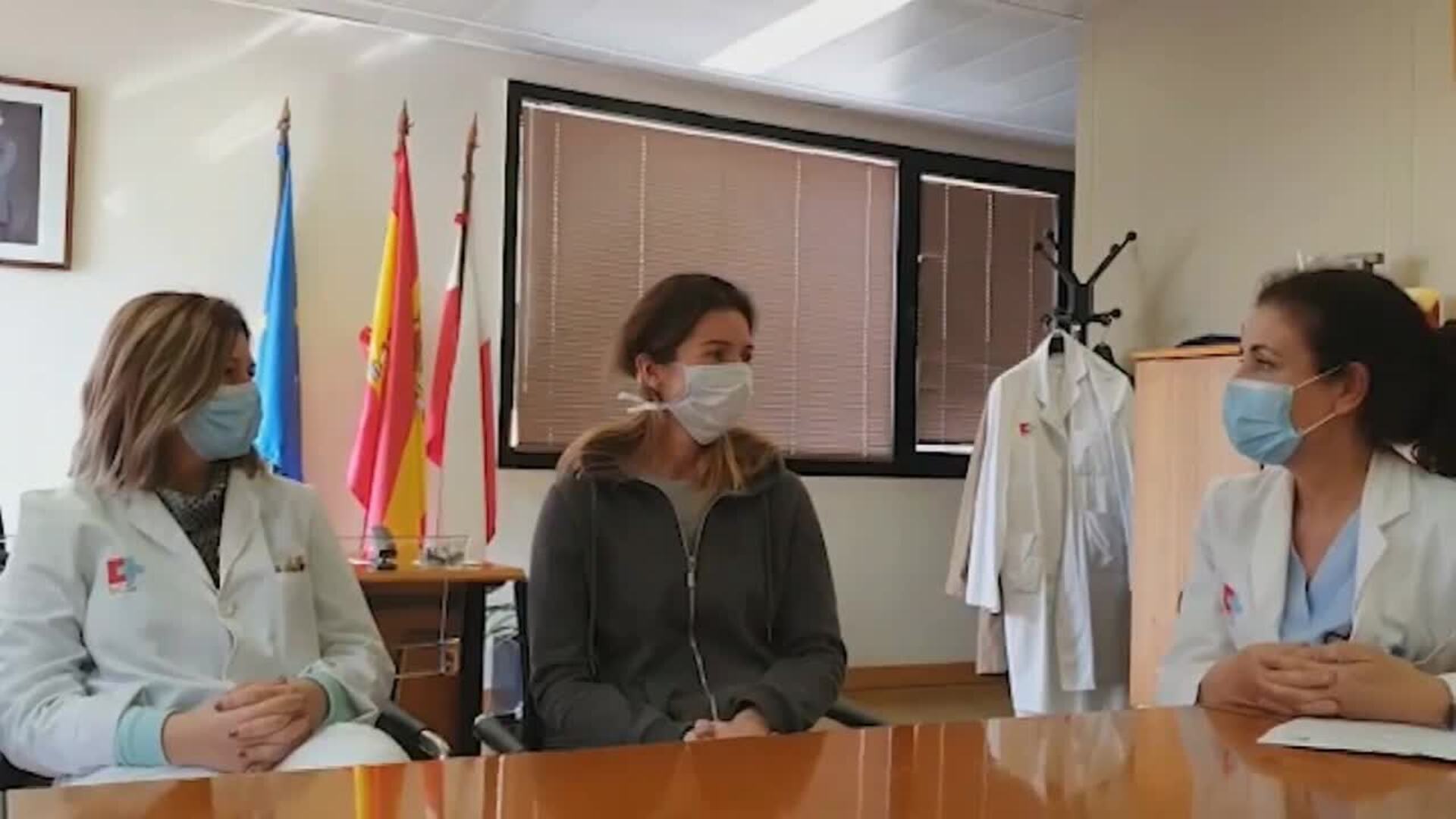 Joven que estuvo contagiada realiza voluntariado en un hospital