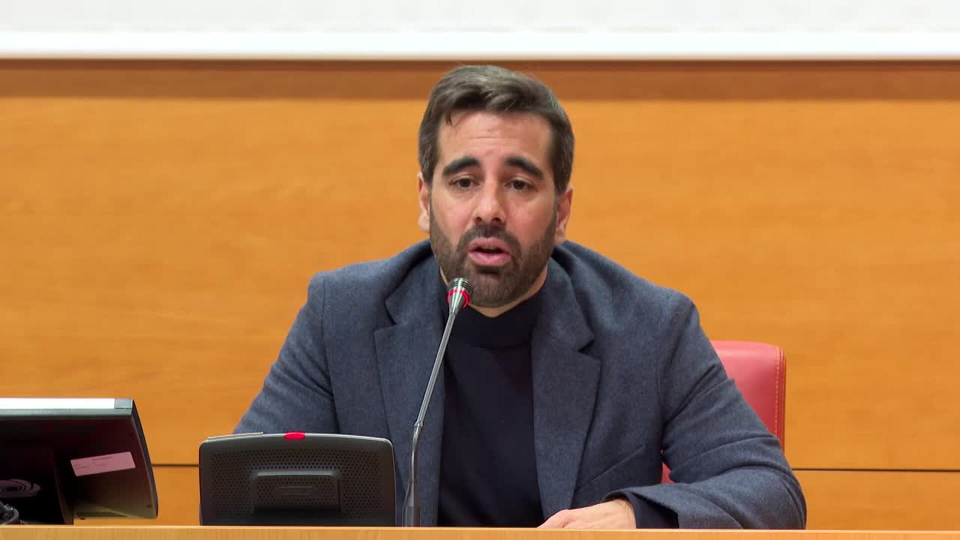 Muñoz (PSPV) considera una "buena noticia" la reunión de Pérez Llorca con Pedro Sánchez
