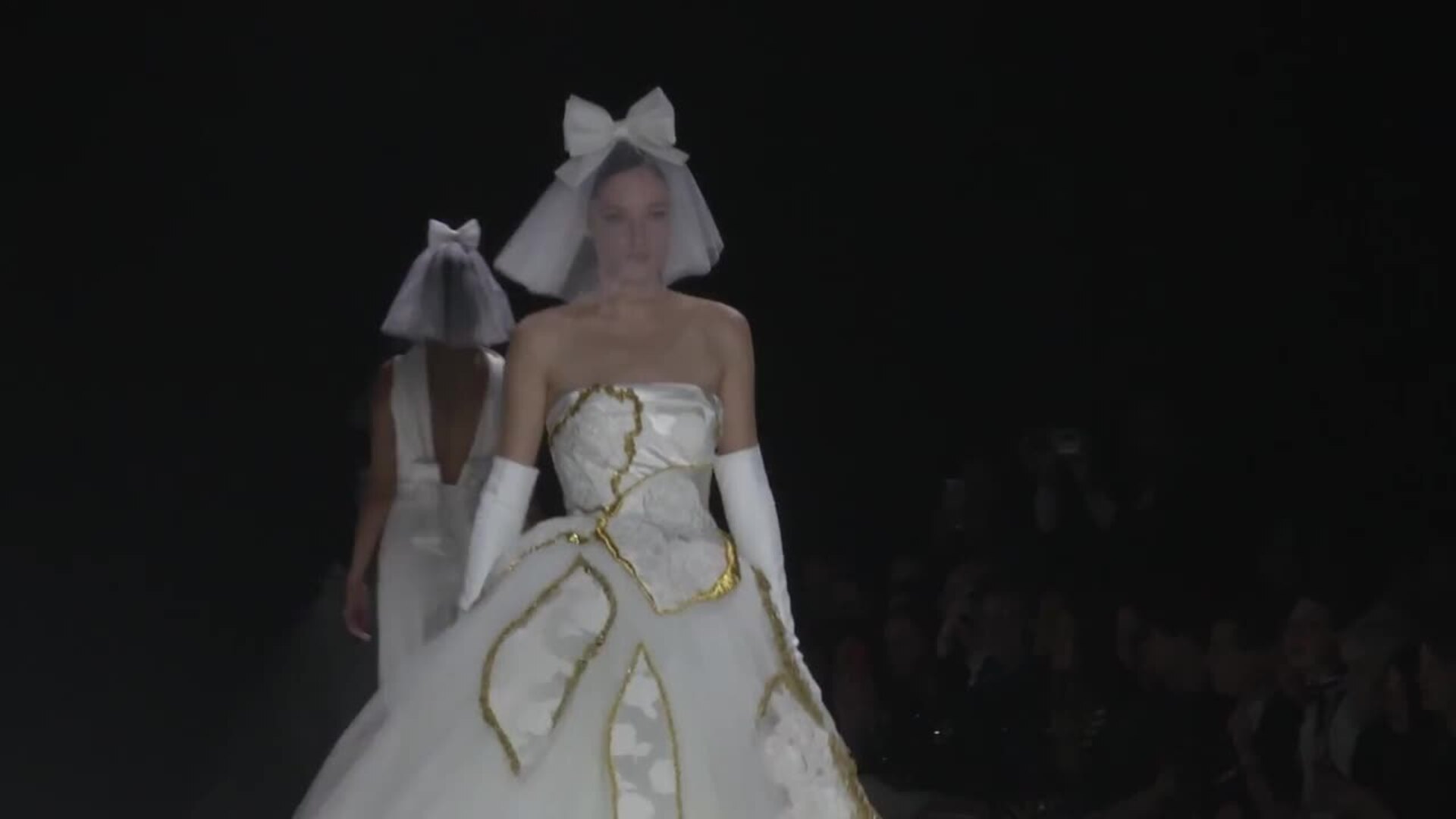 Viktor&amp;Rolf escoge la Barcelona Bridal Night para el primer desfile mundial de su línea bridal