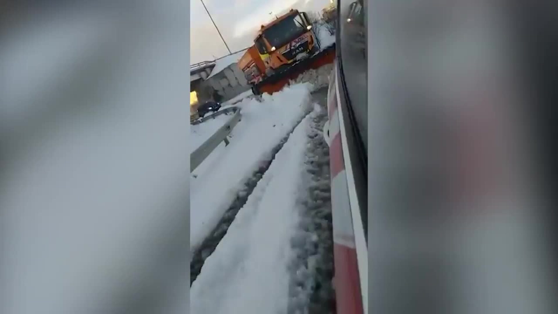 Tráfico fluido de entrada a Madrid en una operación retorno marcada por la nieve