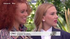 Scarlet Johansson posa en Cannes junto al elenco de 'Eleanor the great'