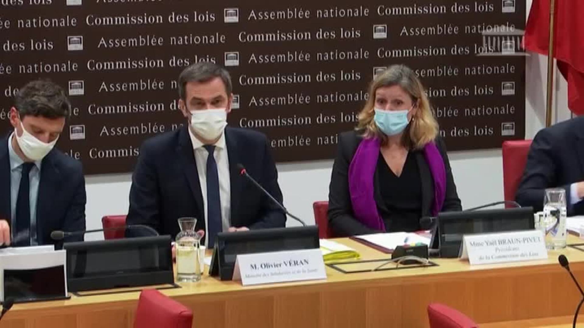 Francia supera la barrera de los 200 mil casos diarios