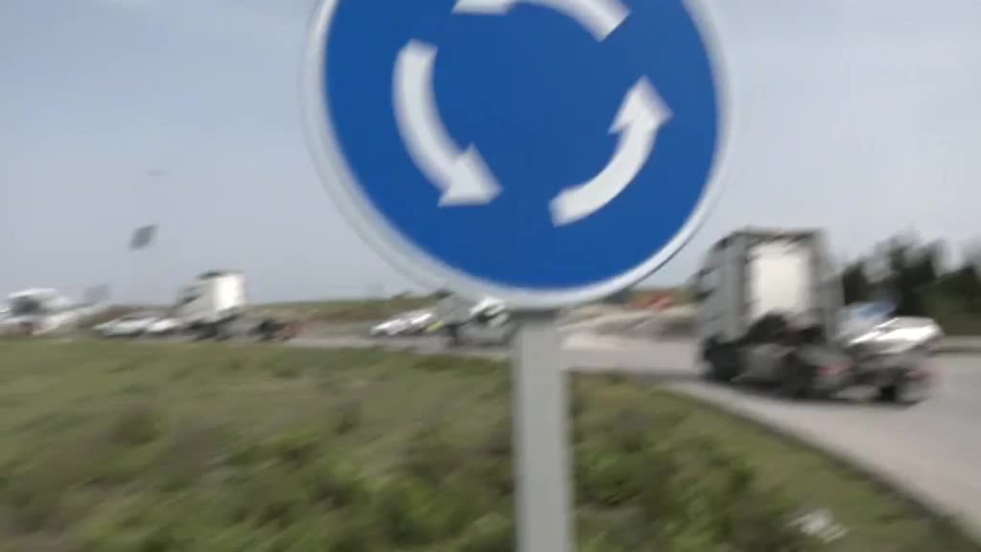 Trescientos camiones de Lebrija, El Cuervo, Las Cabezas, Los Palacios y Trebujena se unen al paro nacional del transporte