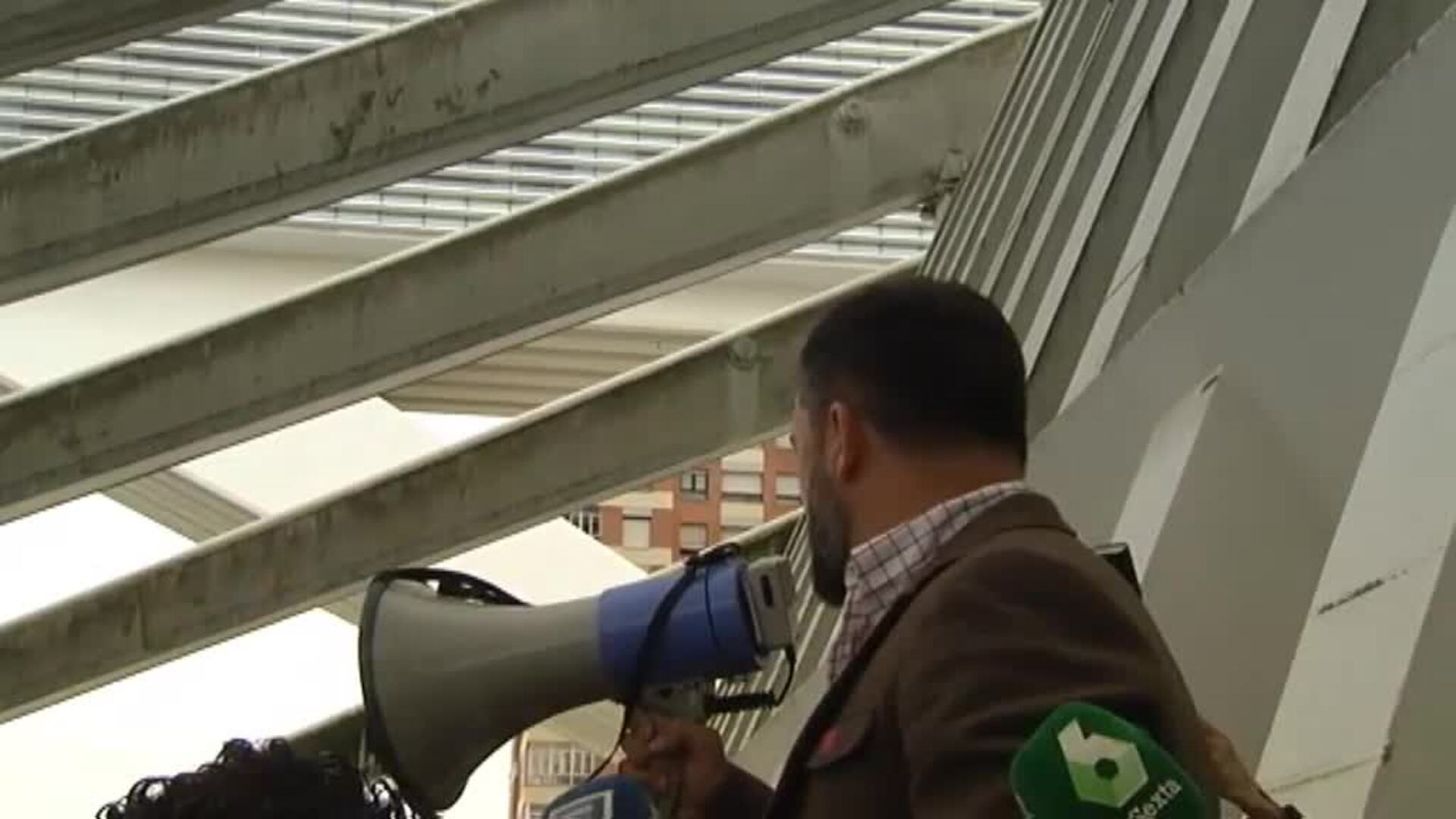 Abascal llama a Sánchez &quot;el carroñero de la Moncloa&quot; y afirma: &quot;Vamos a bloquear lo que haga falta&quot;