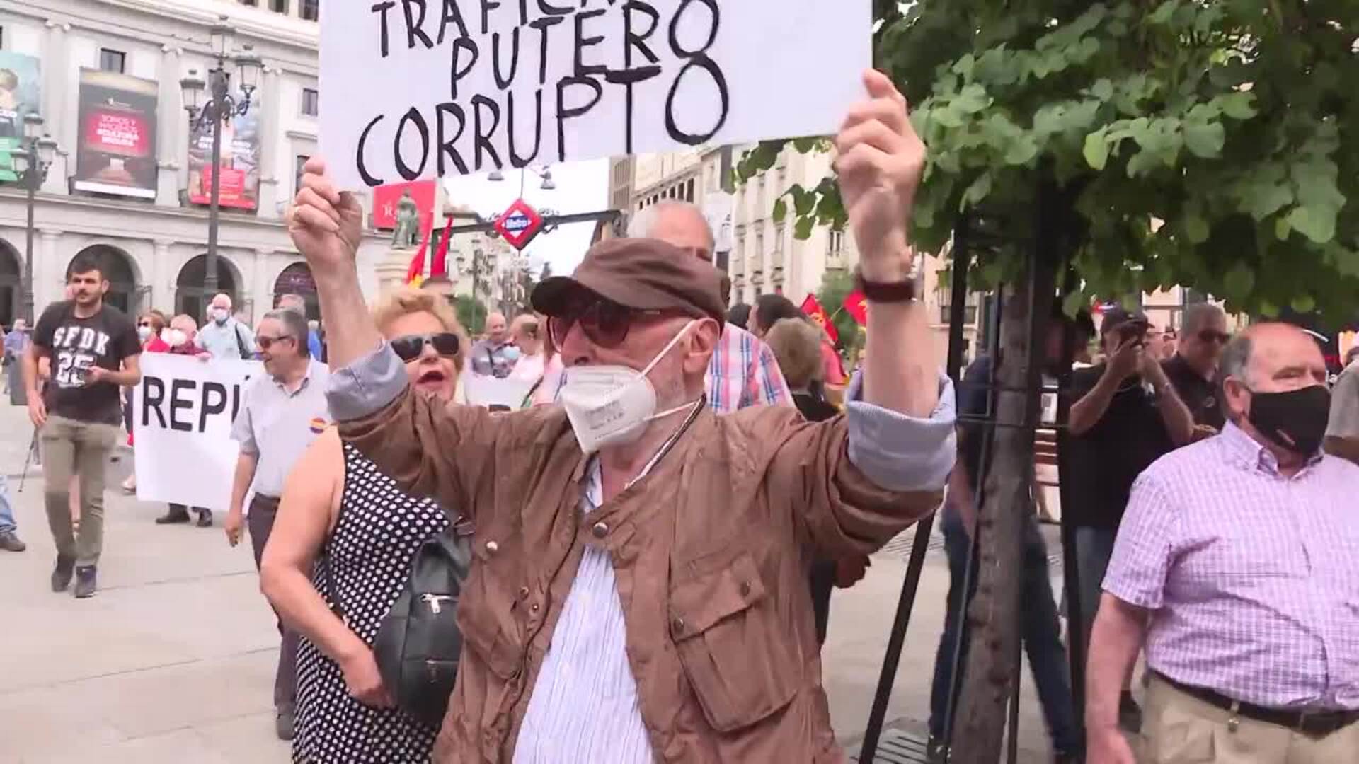 Unas 300 personas se manifiestan en Madrid contra la monarquía y la vuelta del emérito