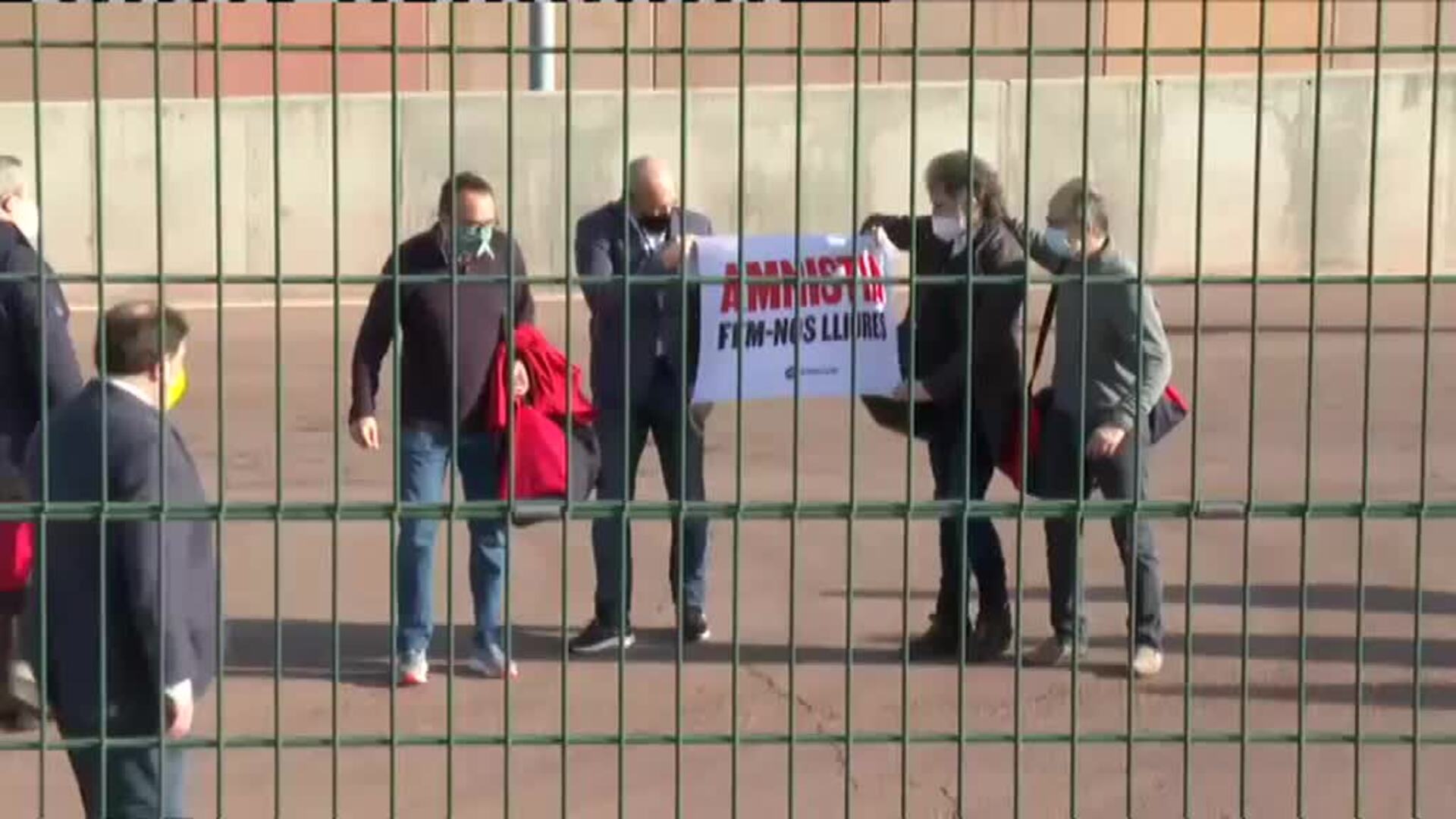 El Gobierno aprueba los indultos para los 9 políticos encarcelados por el procés