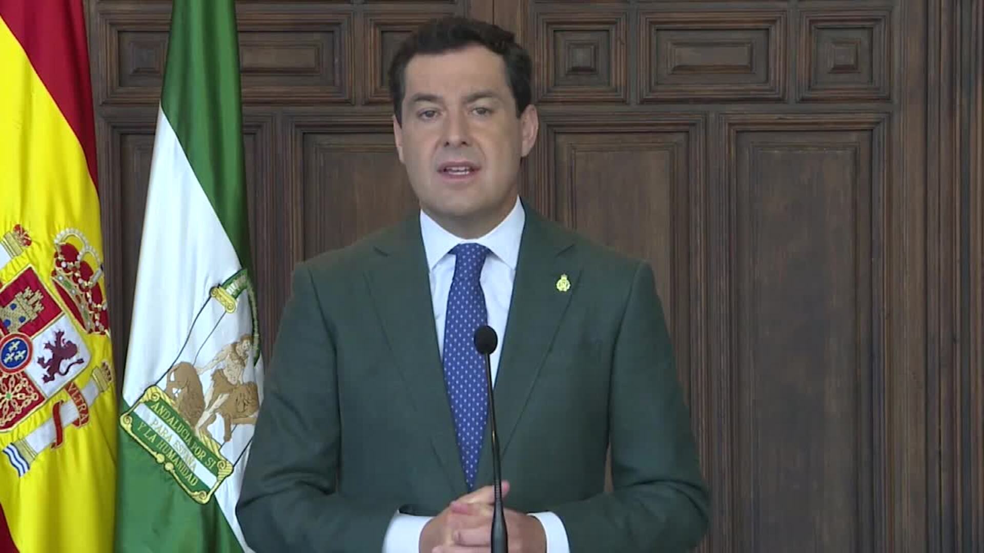 Moreno anuncia que se repartirán 7,5 millones de mascarillas gratis a mayores