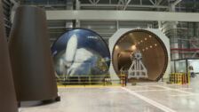 El Rey inaugura las nuevas instalaciones de espacio de Airbus en Getafe