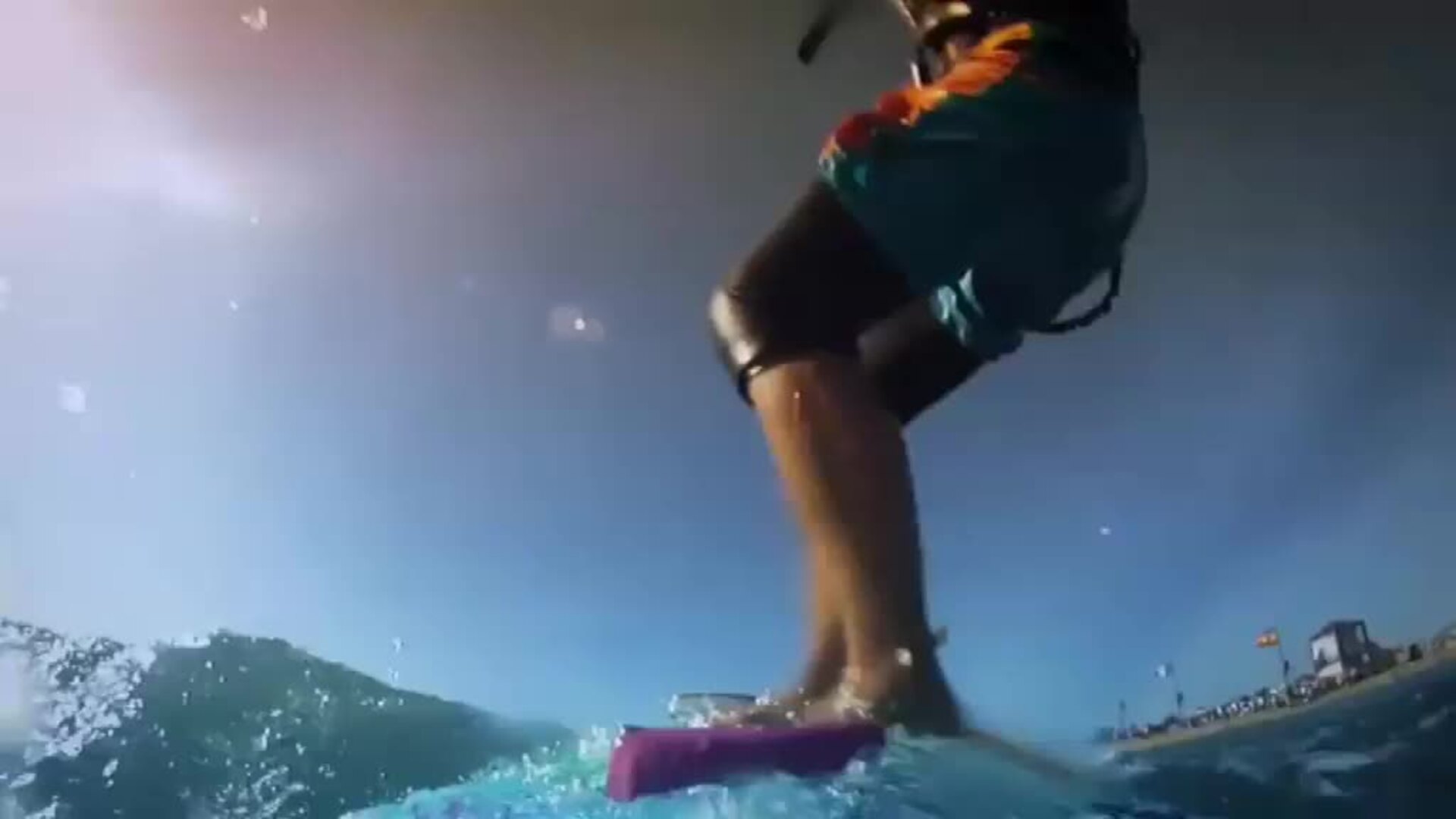 Tarifa acoge la competición Red Bull de kitesurf y windsurf