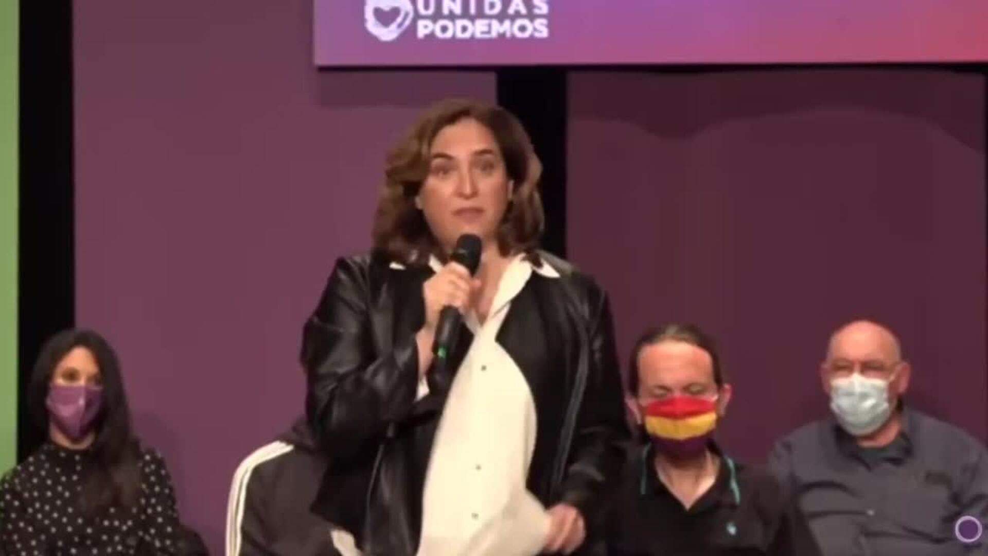 Colau llama a la unión &quot;de la clase trabajadora&quot; para defender los servicios públicos