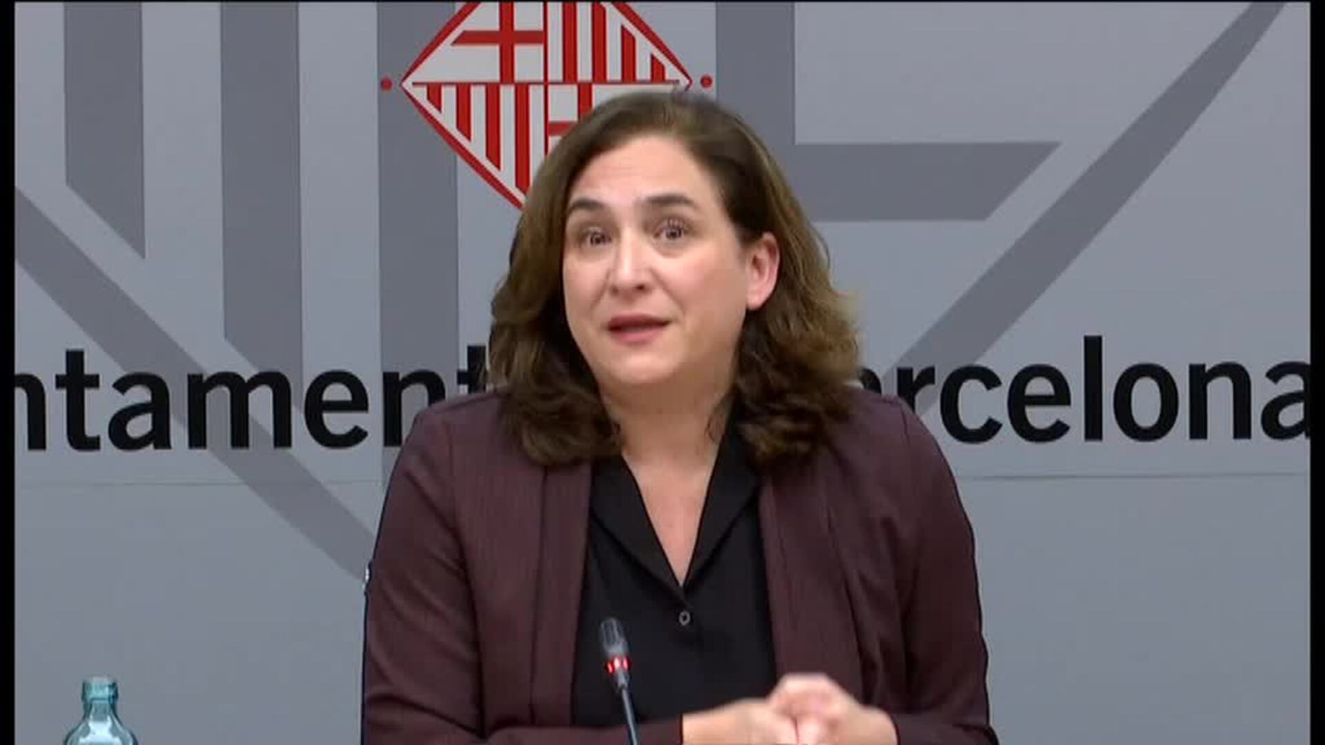 Ada Colau pide mayor implicación de la Generalitat para dar respuesta a la situación de las residencias de mayores