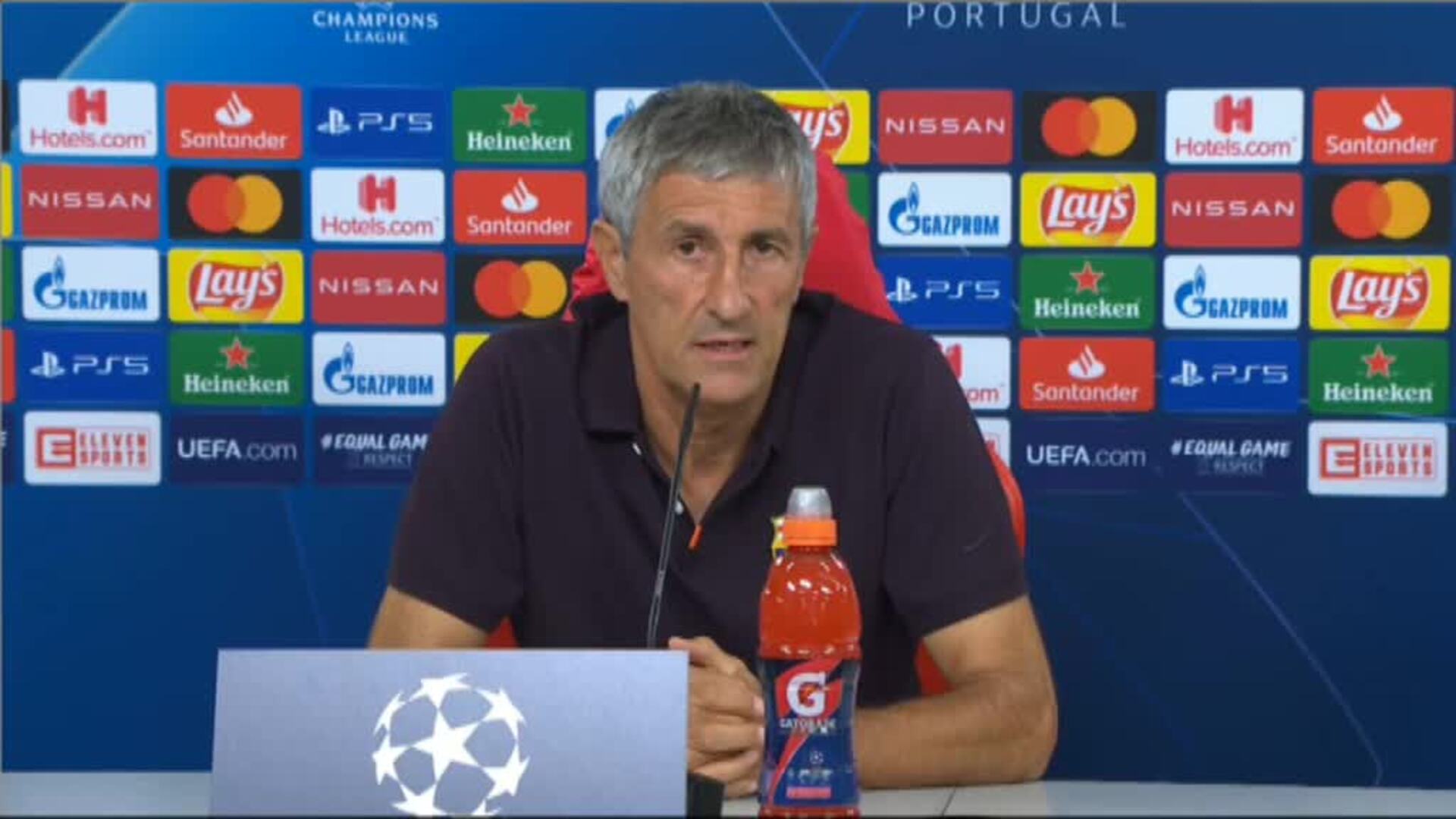 Setién: &quot;Lewandowski no está a la altura de Messi&quot;