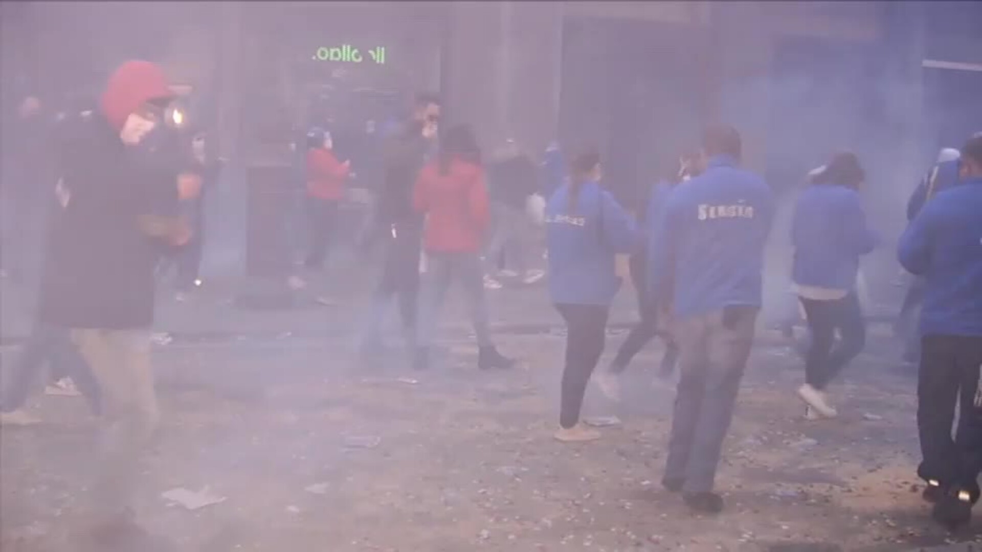 La &#039;Despertá&#039; devuelve a Valencia el ruido y humo más característico de su fiesta grande