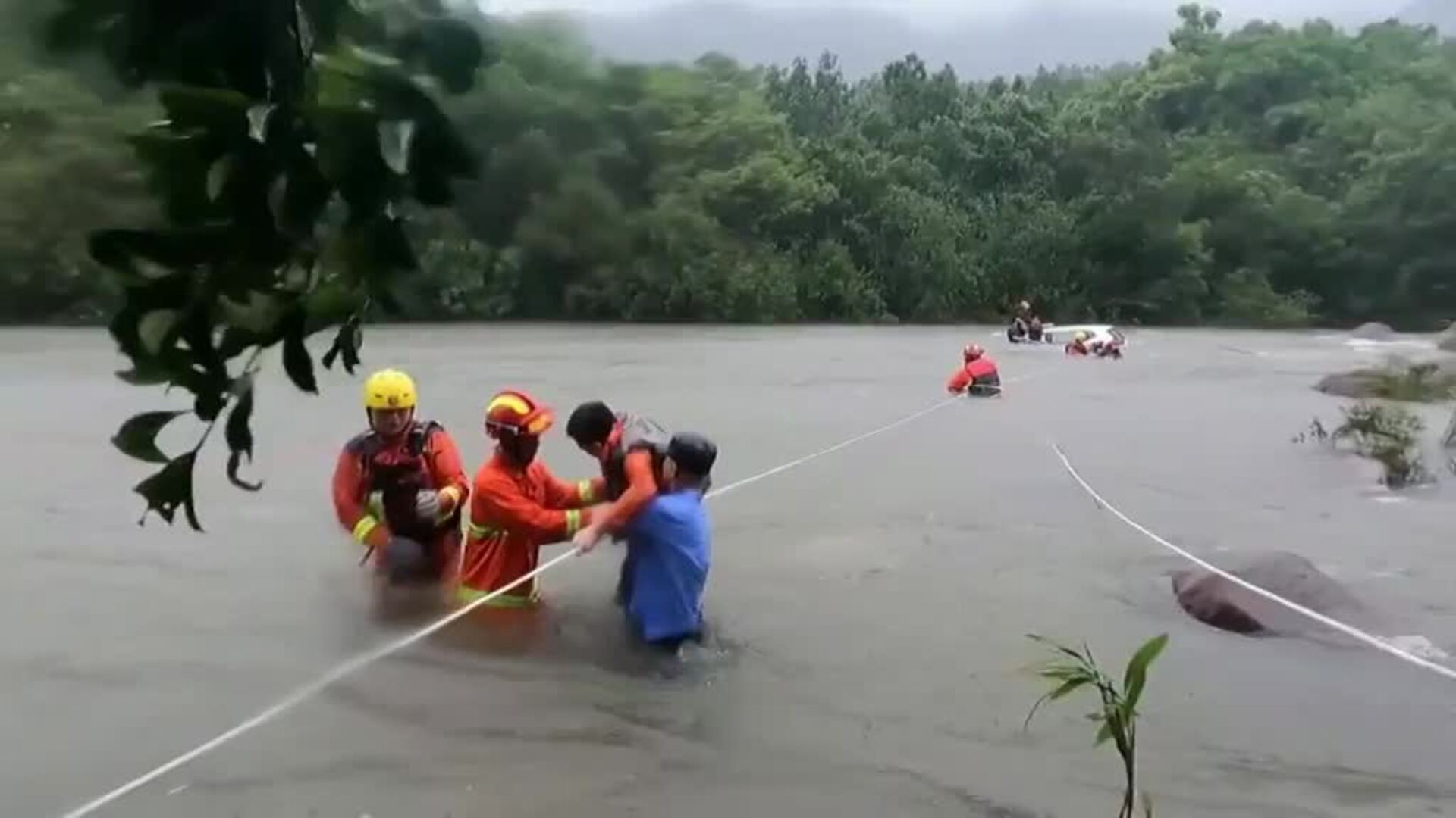 China trabaja contra reloj para ayudar a los damnificados por el tifón Chaba