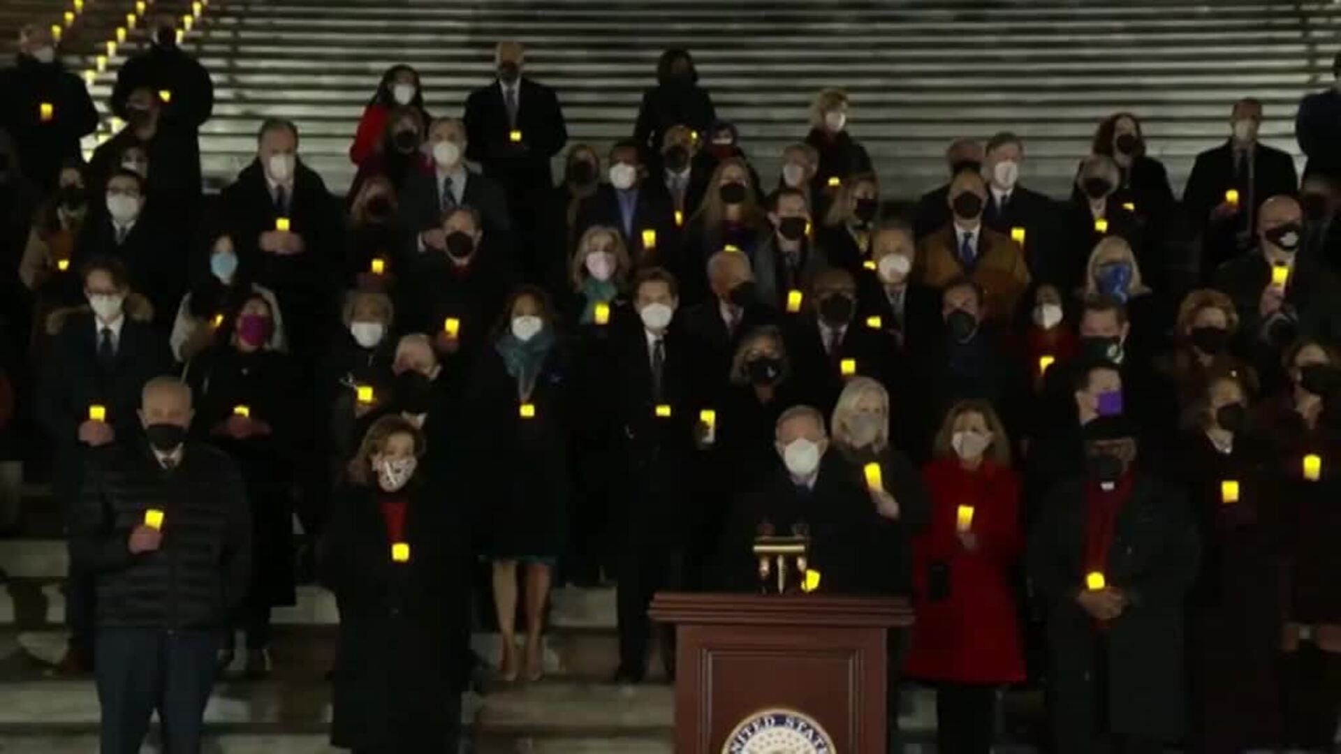 Los demócratas homenajean a los defensores del Capitolio