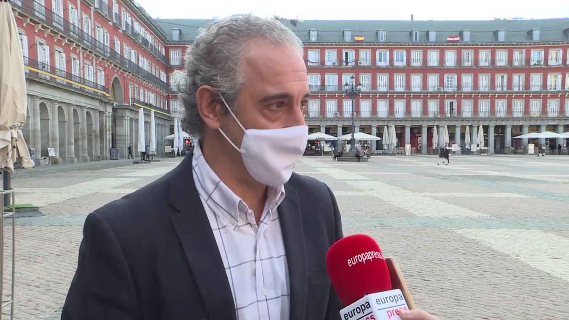 Hosteleros madrileños ven &quot;lógico&quot; ampliar vacunación al sector