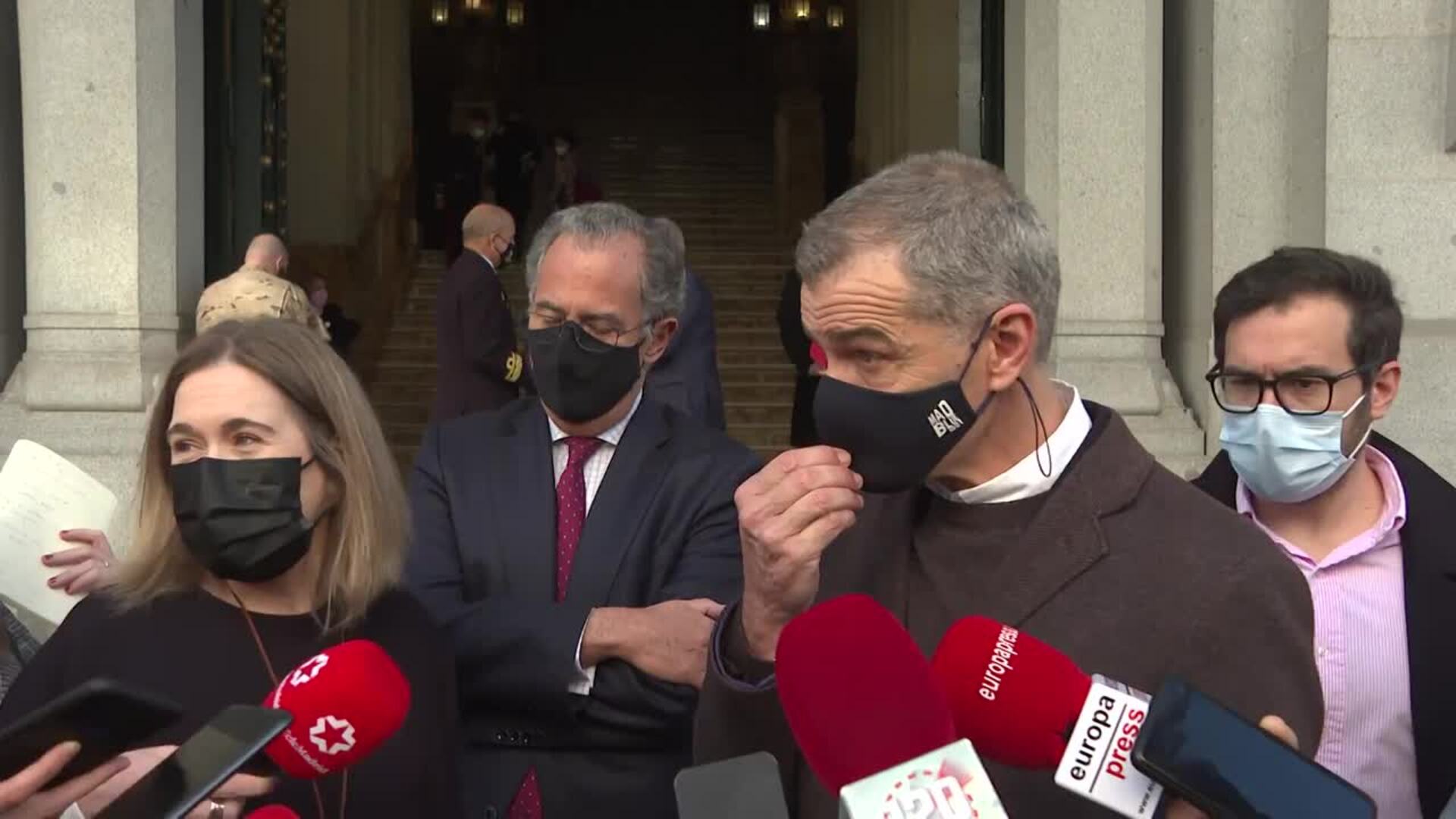 Toni Cantó dice que Ayuso tiene su &quot;lealtad&quot; y que Sánchez está &quot;relamiéndose&quot;