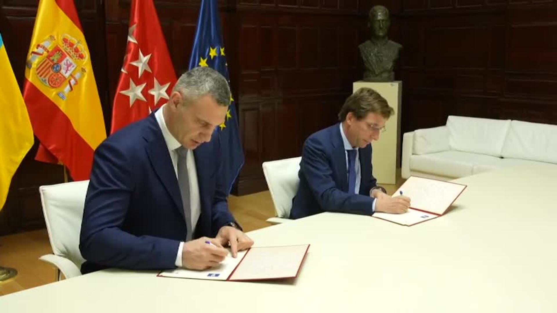 Kiev y Madrid se hermanan en un día histórico