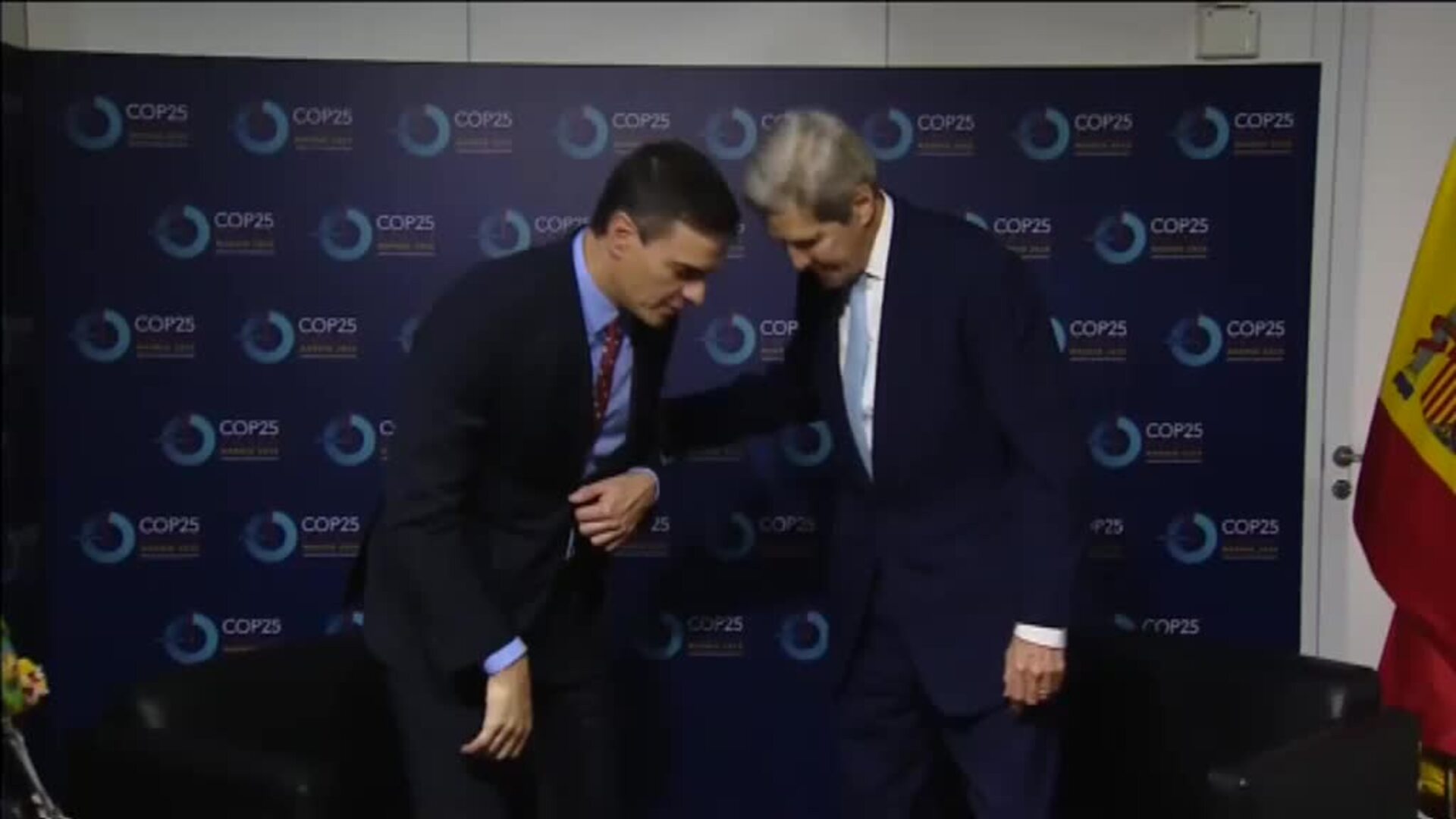 Sánchez se reúne con Bloomberg, Kerry y Timmermans en el marco de la COP25