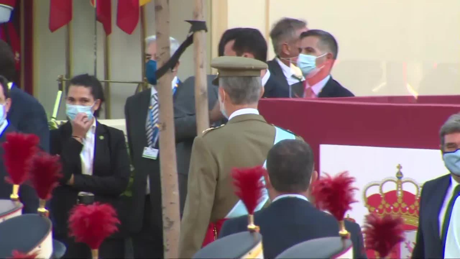 Los Reyes presiden el tradicional Desfile Militar del 12-O