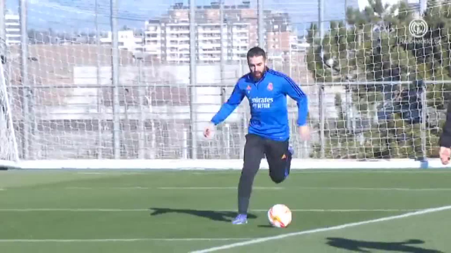 Carvajal ya trabaja en el césped pero no forzará su reaparición