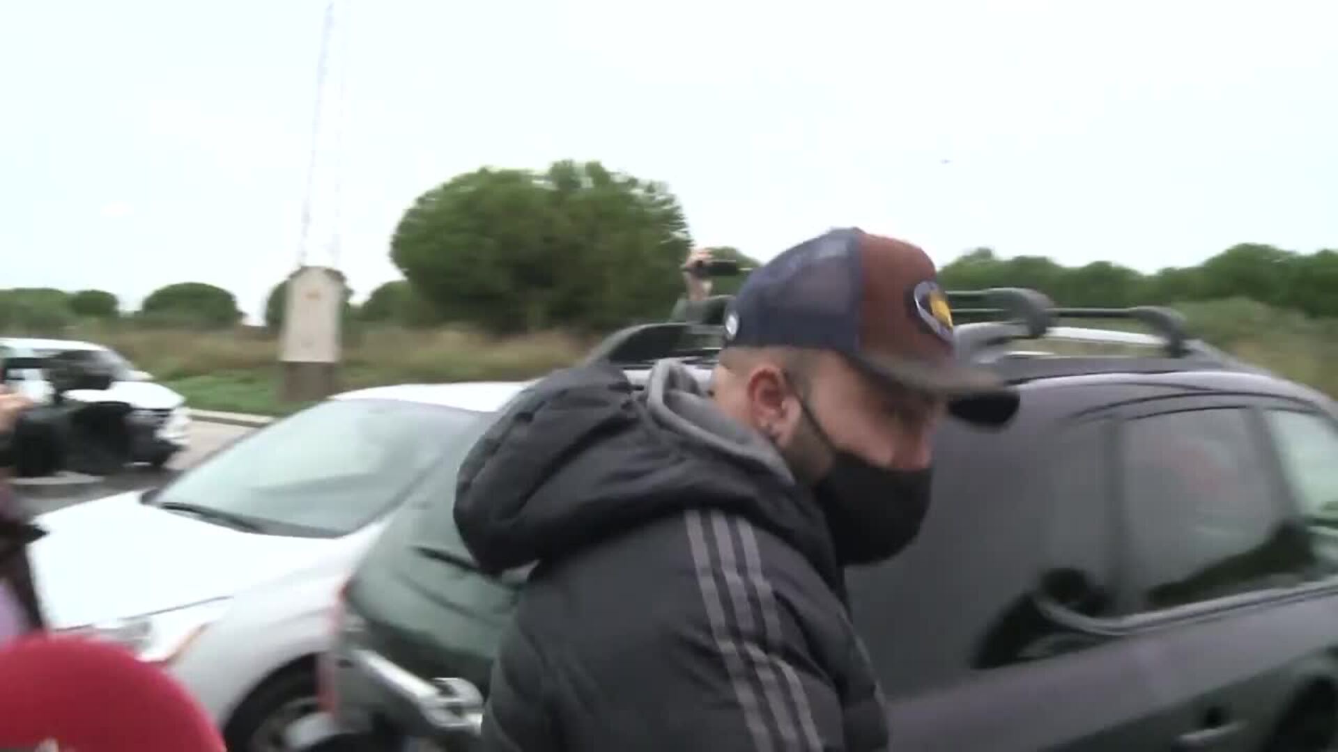 Irene Rosales sale del tanatorio completamente destrozada