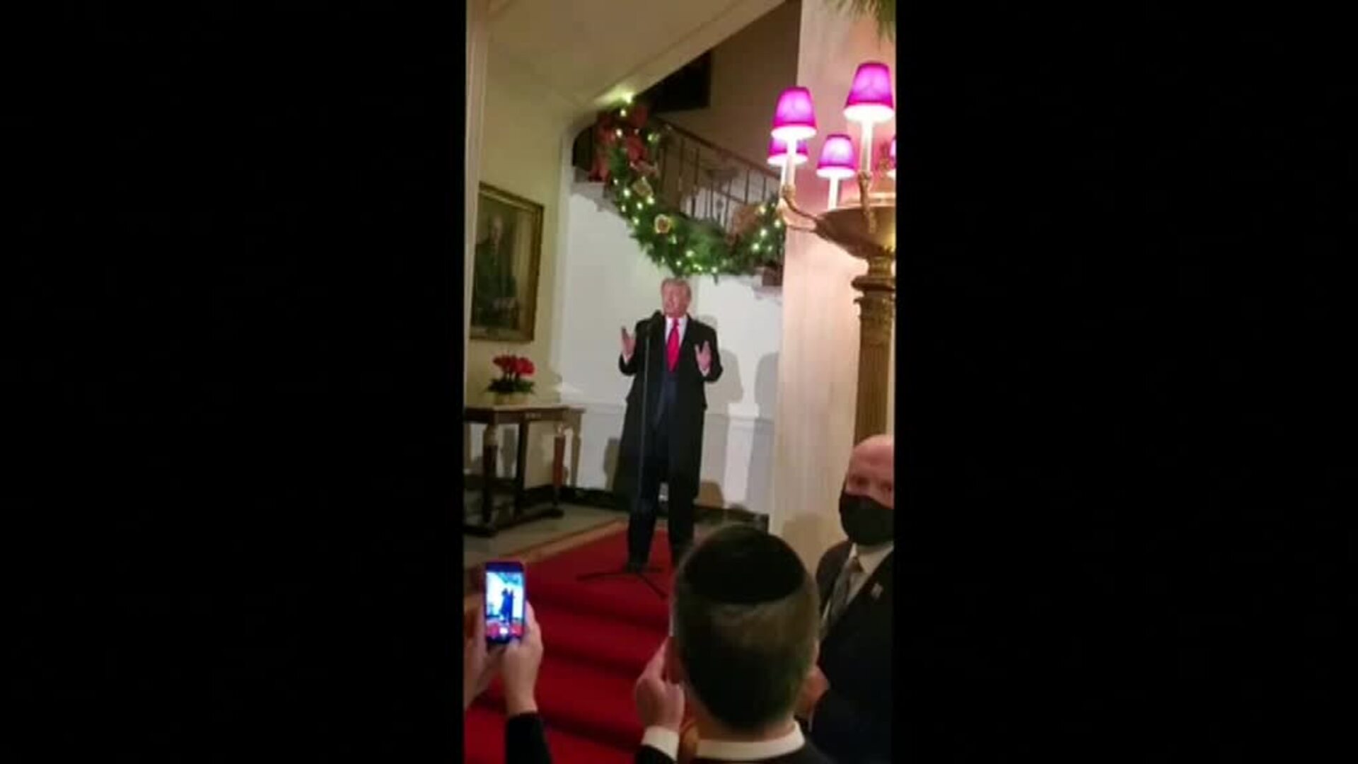 Trump sigue enrocado en el robo electoral