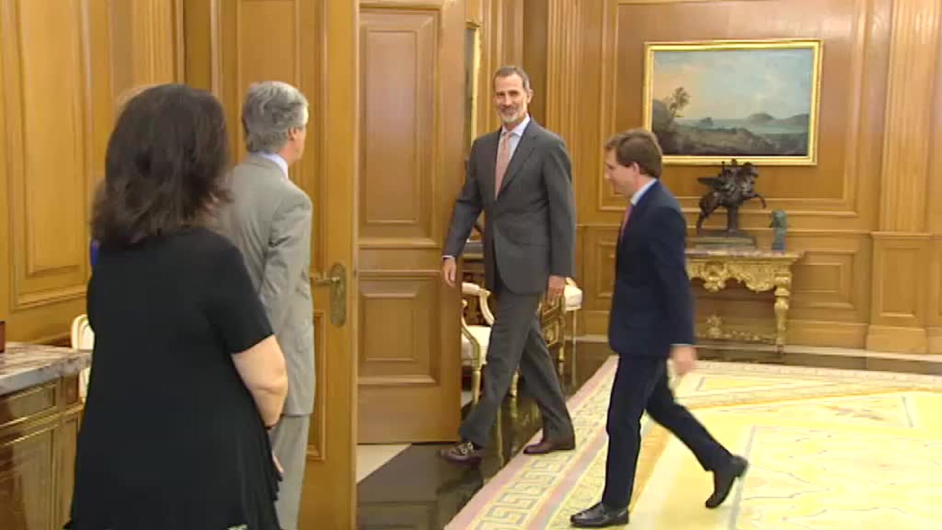 El rey recibe en audiencia a Ximo Puig y José Luis Martínez Almeida