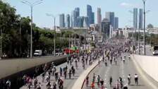 Miles de ciclistas participan en el Festival de Primavera de la Bicicleta de Moscú