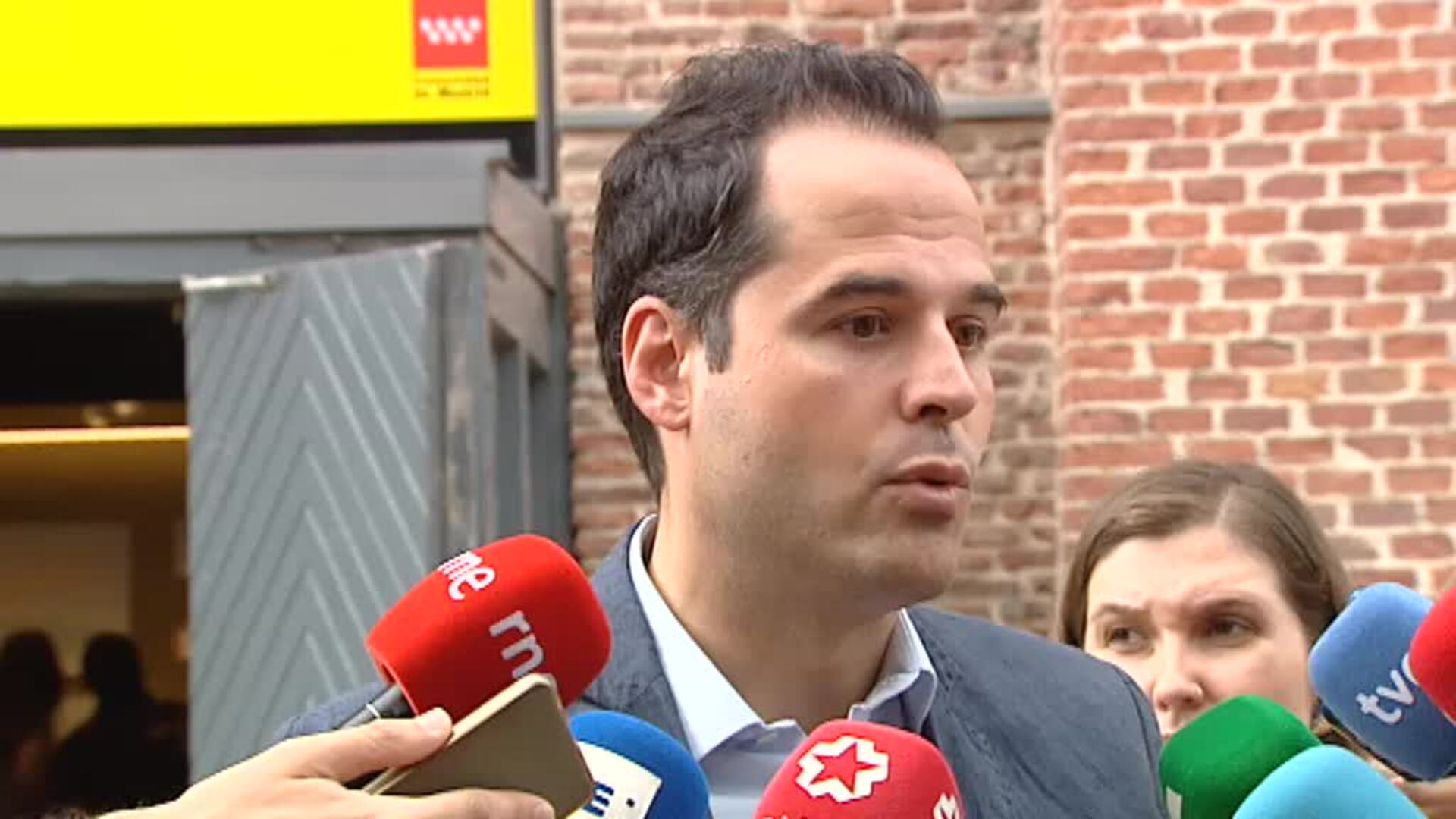 Aguado se muestra relativamente &quot;optimista&quot; de poder llegar a un acuerdo de Gobierno en la Comunidad