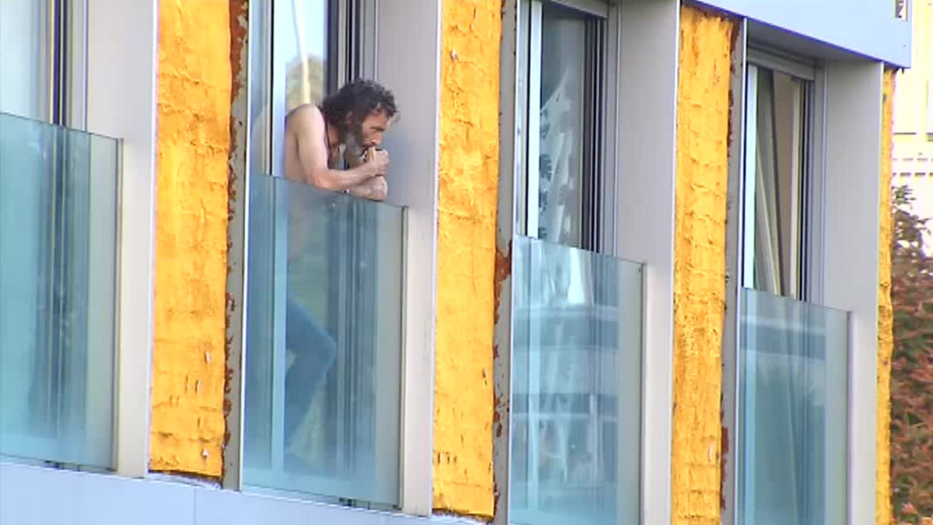 Un bloque lleno de okupas, en pleno centro de Vigo, en el que uno de ellos cobra alquiler al resto