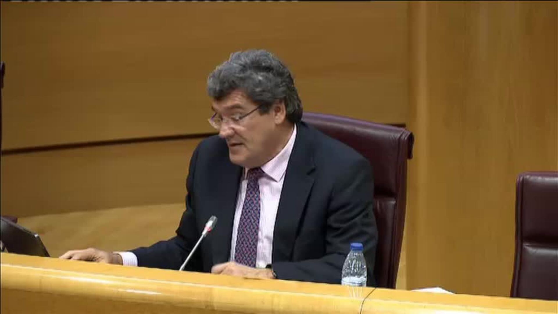 Escrivá insta a un pacto por las pensiones que incluya la desincentivación de jubilaciones anticipadas