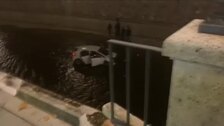Una mujer se accidenta con su vehículo en Granada y acaba en el fondo del río Genil
