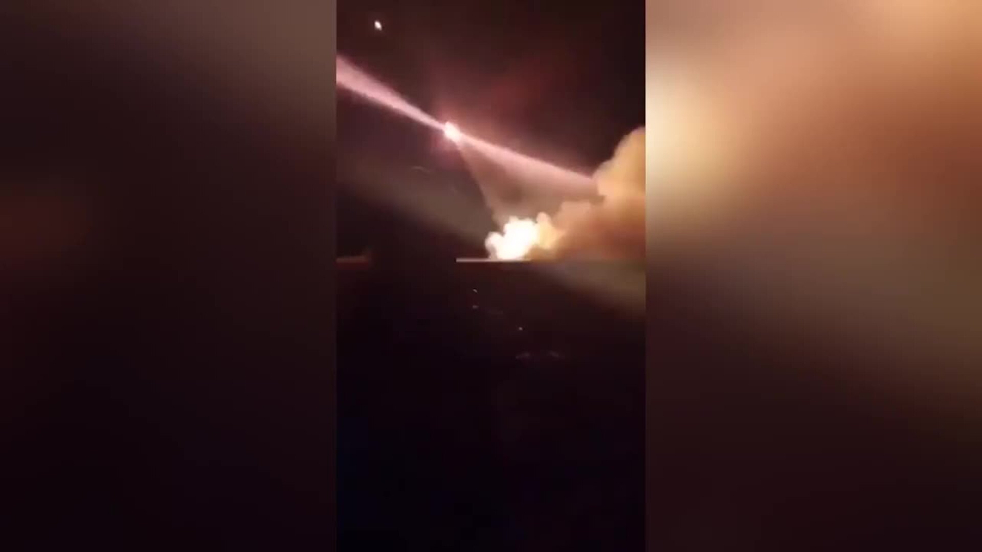 Ucrania denuncia el ataque a un teatro en Mariúpol y Rusia le plantea un modelo neutral