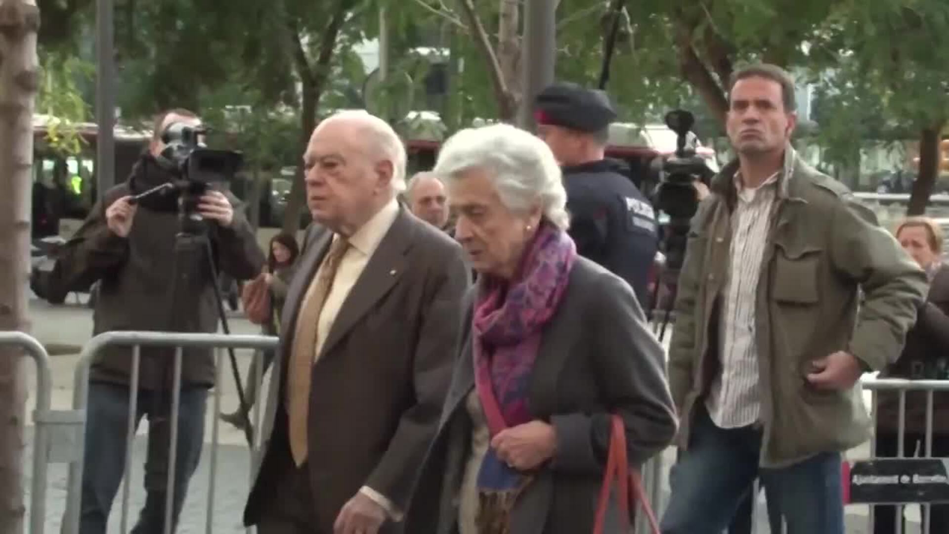 El juez propone juzgar a Jordi Pujol, su mujer y sus hijos
