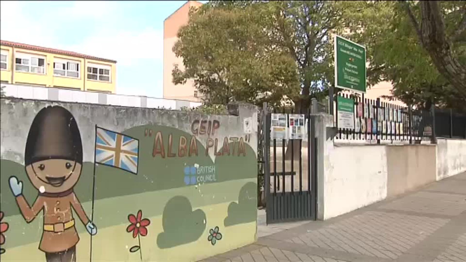 Polémica en un colegio de Cáceres por dos menores que acudían a clase sin mascarilla por decisión de sus padres