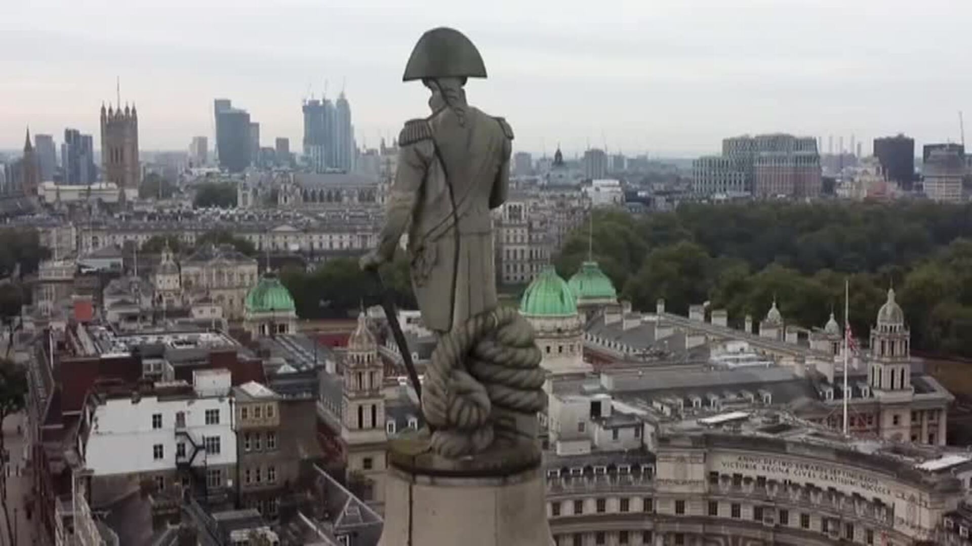 ¿Qué divisa el almirante Nelson desde su atalaya en Trafalgar Square?