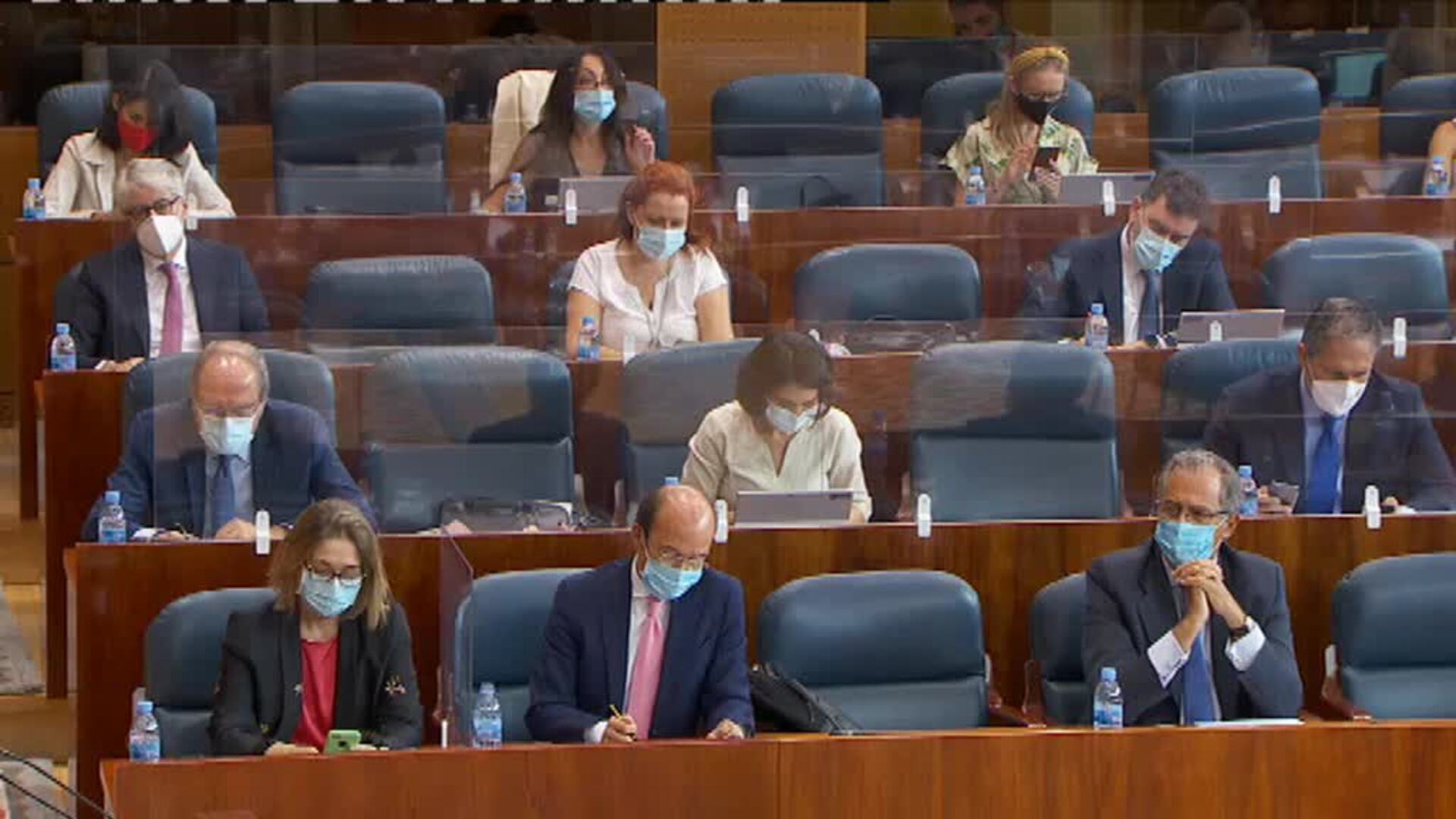 Ayuso insiste en rebajar los impuestos pese a una caída del PIB del 12,7%