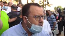 Una multitud boicotea una comparecencia de Abascal en Ceuta tras la prohibición del mitin de Vox
