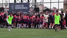 Felipe VI visita una escuela de fútbol para niños promovida por la JBG y el Atlético de Madrid en Cuenca