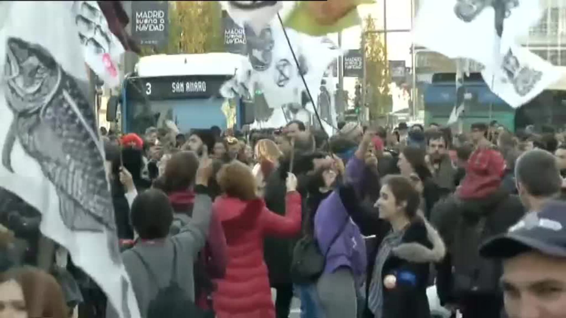 Activistas de &#039;Extinction Rebellion&#039; cortan la Gran Vía en defensa del planeta