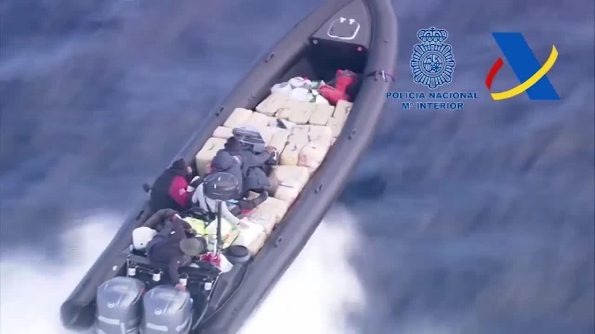 La policía detiene a los cinco tripulantes de una narcolancha con 2.000 kilos de hachís