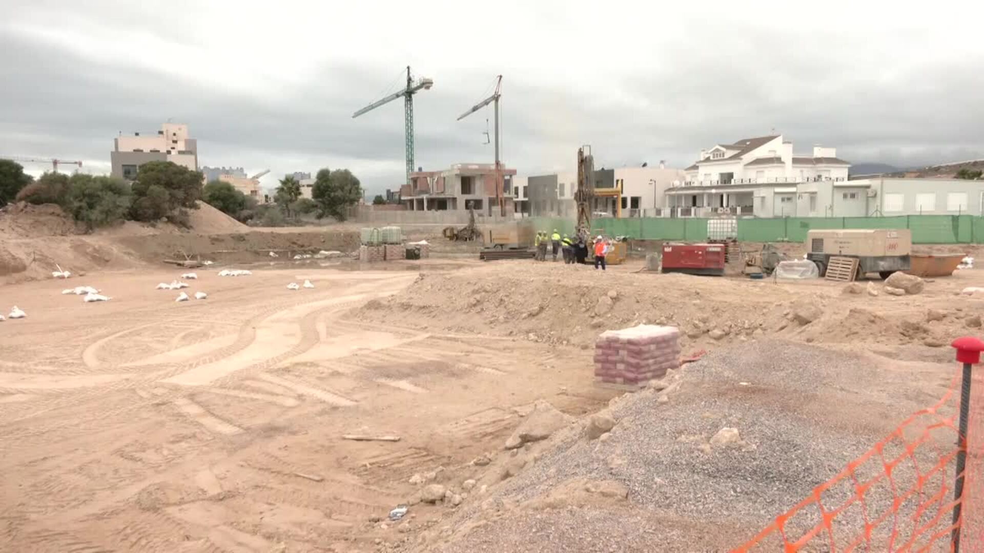 Moreno señala su &quot;empeño&quot; por &quot;robustecer&quot; el sistema educativo andaluz con 1.500 obras en marcha